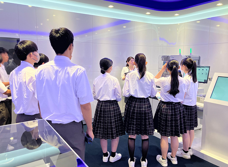当社研究開発拠点での見学