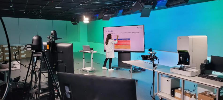 training through e-learning and virtual training