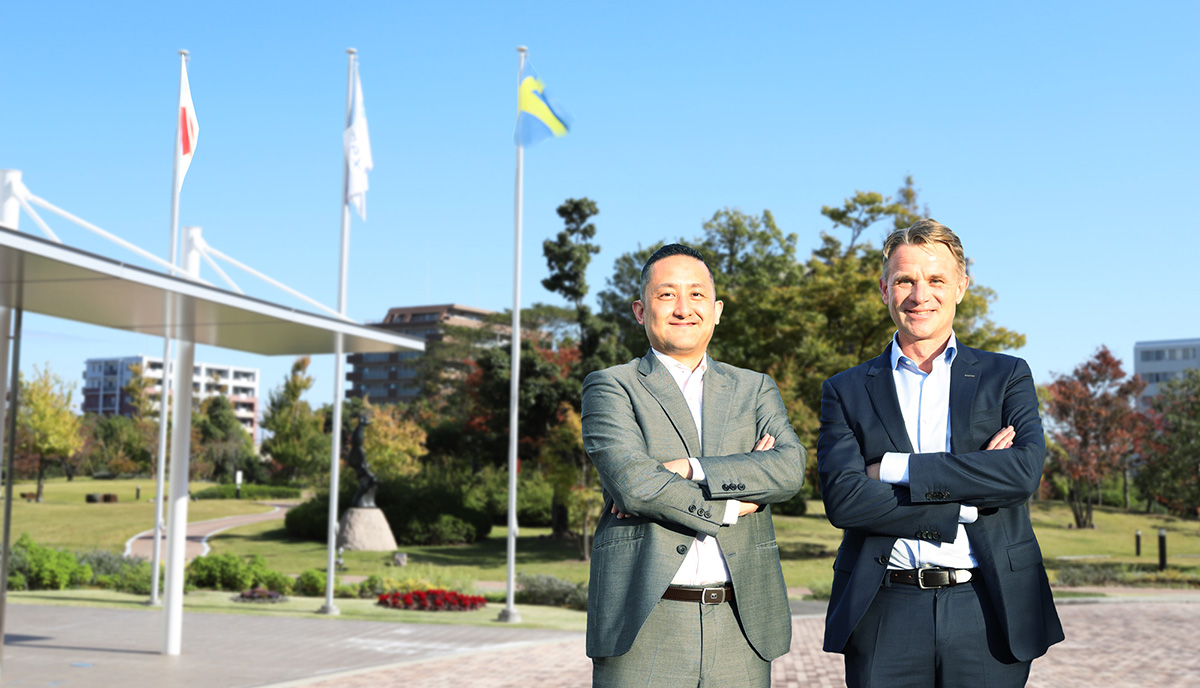 Tetsuji Umeno, Director in the HUP Business Division (one on the left in the photo) / Mikael Olsson, CEO of Sysmex Astrego AB (on the right in the photo)