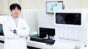 Development of the World's First Blood Testing System: Pioneering the Future of Healthcare with Technology and Creativity
