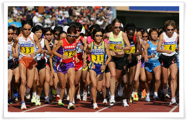 スターﾄする野口選手(31) [ 写真提供：Agence SHOT ]